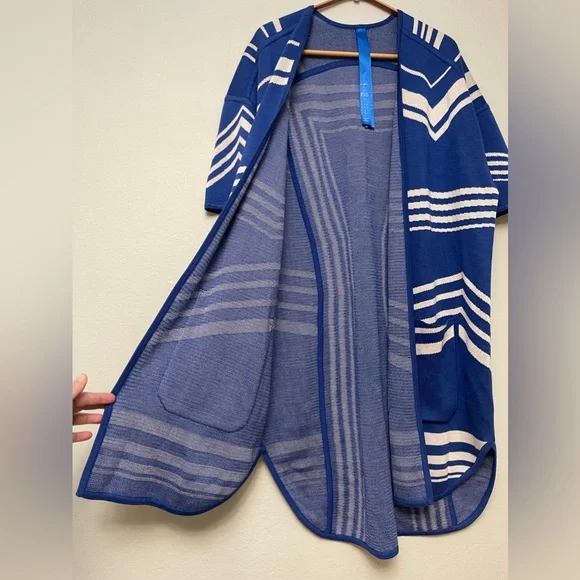 Kit and Ace Studio Cardigan Sz XS / S Blue and White - Picture 4 of 10